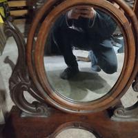 Specchio con cassetti