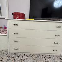 Comò e due comodini