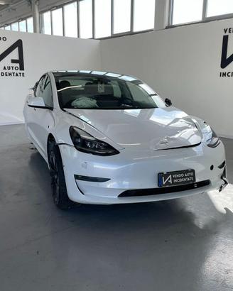 TESLA Model 3 LONG RANGE PERFORMANCE AWD