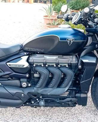 moto triumph  rochet storm 3R