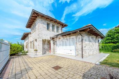 VILLA SINGOLA A CASTELFRANCO EMILIA