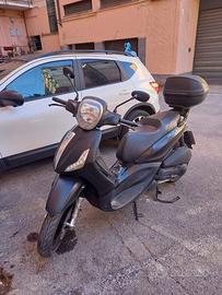 Piaggio Beverly 300 deep black