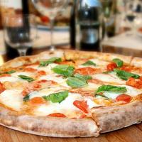 Bar ristorante con pizzeria vicino svizzera