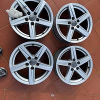 Cerchi in lega originali Audi da 16 Pollici