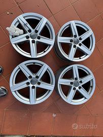 Cerchi in lega originali Audi da 16 Pollici