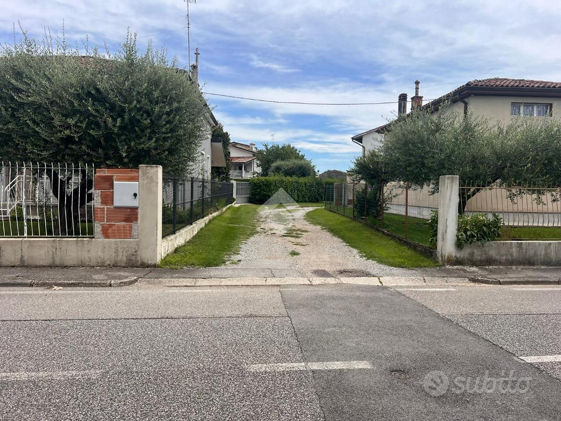 TER. RESIDENZIALE A MARIANO DEL FRIULI - Vista 3