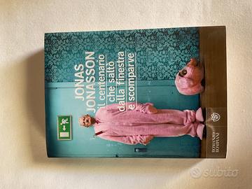 Il centenario che saltò dalla finestra e scomparve