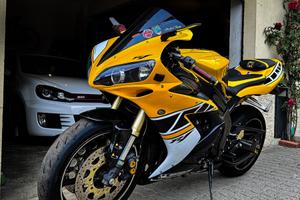 Yamaha R1 2004