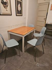 Tavolo ikea in legno cm 118x74 con 4 sedie