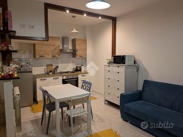 VILLA A SCHIERA A ALBANO LAZIALE