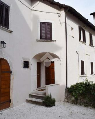2 LOCALI A TAGLIACOZZO