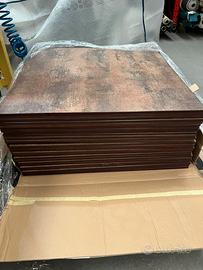 32 Piani tavolo 70x70 in HPL spessore 10mm