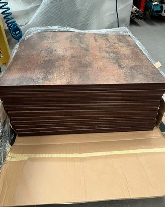 32 Piani tavolo 70x70 in HPL spessore 10mm