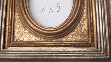 Cornici  in legno dorato   intagliate a mano