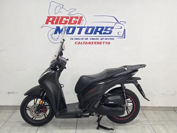 Honda SH 125 2023 sport finanziabile