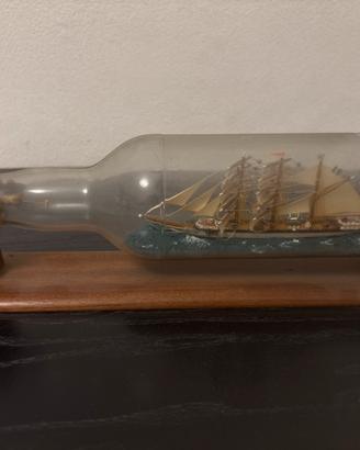 Veliero in bottiglia