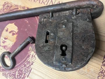 Antico lucchetto 1800