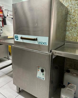 Lavastoviglie industriale