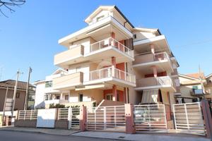 6 LOCALI A GIULIANOVA