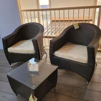 Poltroncine e  tavolino da giardino