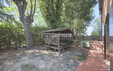 V300C- VILLETTA A SCHIERA CON GIARDINO PRIVATO