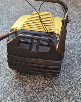 Spazzolatrice Karcher 750 a motore