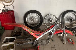 Trial gas gas txt  a pezzi