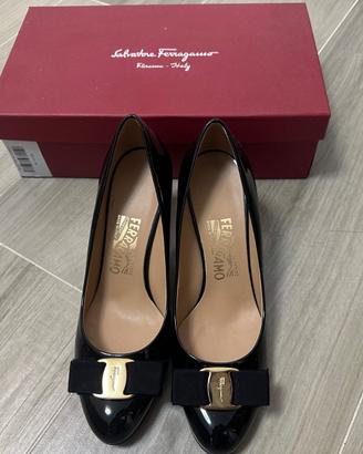 Salvatore Ferragamo Pumps CARLA in Vernice 7cm 37T