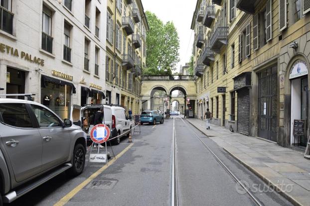 NEGOZIO A TORINO