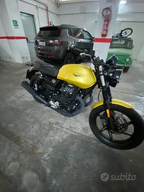 Moto Guzzi v7 stone