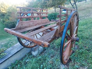 Carro antico con targa registro Provinci di Modena