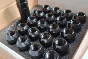 Dadi ruota misura 14 x 1,50 Per Jeep Wrangler JL