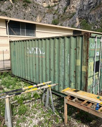 Container