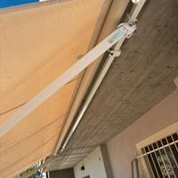 Tenda estensibile a bracci manuale colore grigio