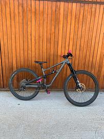 Specialized Status 2022