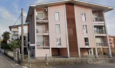 TRILOCALE CON COMODO BALCONE