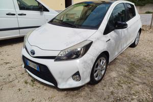 Toyota Yaris Hybrid 