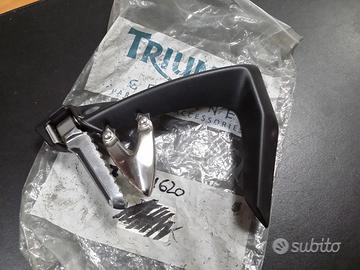 T2081620 Pedana Passeggero Triumph Sprint ST usata
