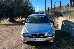 Lancia y