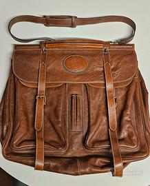 Borsa in cuoio con 2 tasche esterne e tracolla