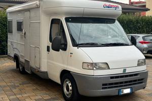 CAMPER MANSARDATO