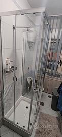 Box doccia due mobili e sanitari