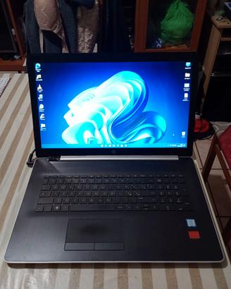 PC portatile notebook HP i5 da 17 pollici e WIN11