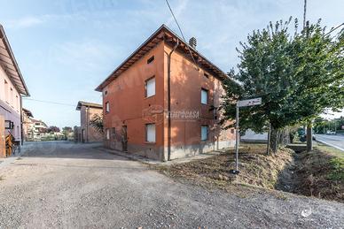 Porzione di casa su due livelli con ingresso indip