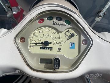 Piaggio Vespa LX 150 (2011) – 10.189 km