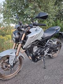 Honda CB 125 R usata