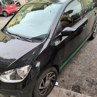 Auto Volkswagen up metano 5p