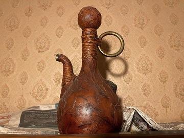 Bottiglia o fiasca decorativa vintage cuoio