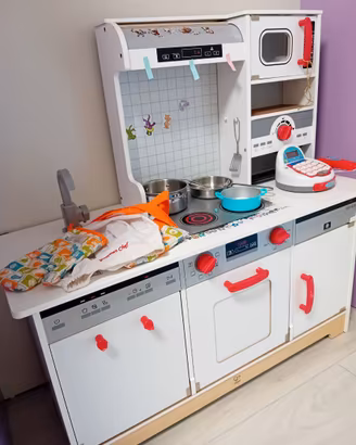Cucina bambino marchio HAPE in legno