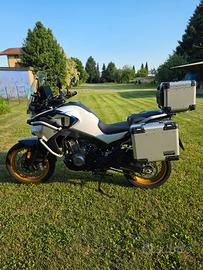 CF Moto Mt 800 explorer